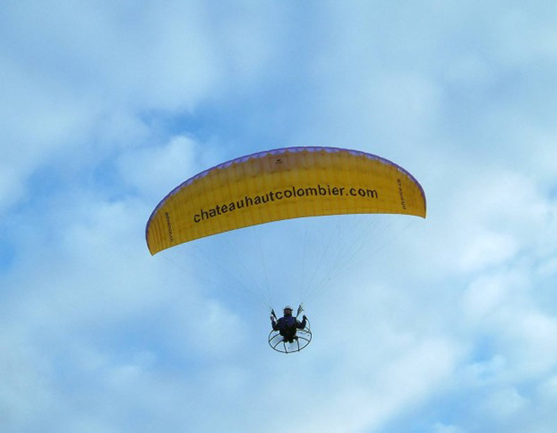 olivier-chety-vigneron-dans-les-airs